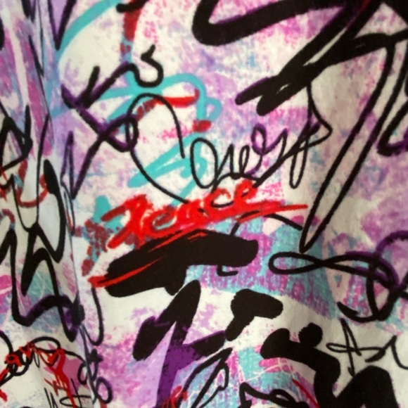 Rouge Collection Women's Multi Color Graffiti Print Tee Size 2X - Picture 5 of 5